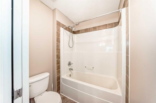 455 Cimarron Boulevard, Okotoks, AB - Indoor Photo Showing Bathroom