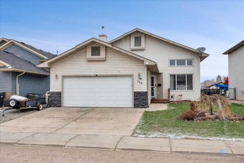 156 Aspen Creek Crescent  Strathmore, AB T1P 0A7