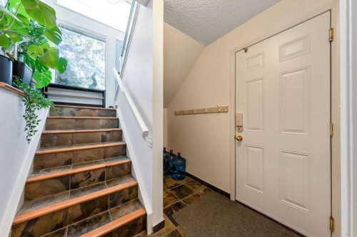 59 Strathcona Close Sw, Calgary, AB - Indoor Photo Showing Other Room