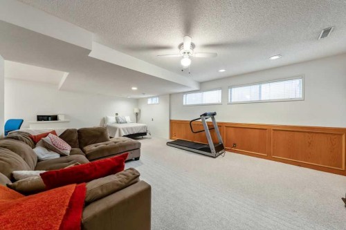 59 Strathcona Close Sw, Calgary, AB - Indoor