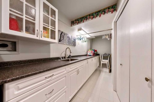 59 Strathcona Close Sw, Calgary, AB - Indoor Photo Showing Other Room
