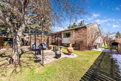 59 Strathcona Close Sw, Calgary, AB - Outdoor