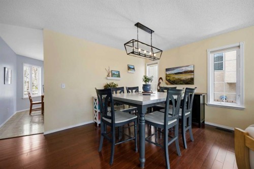 30 Arbour Ridge Circle Nw, Calgary, AB - Indoor Photo Showing Living Room