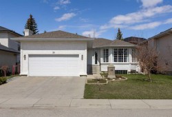 30 Arbour Ridge Circle NW Calgary, AB T3G 3S9