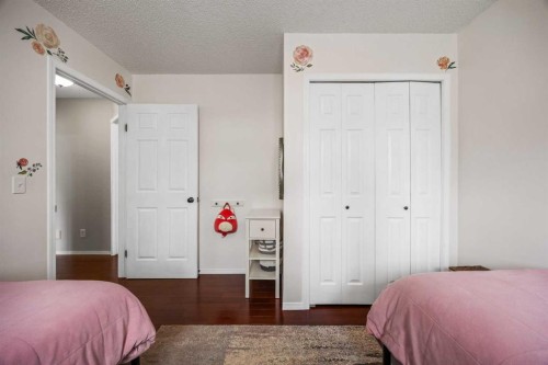 30 Arbour Ridge Circle Nw, Calgary, AB - Indoor Photo Showing Bedroom