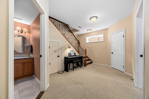 30 Arbour Ridge Circle Nw, Calgary, AB - Indoor Photo Showing Other Room