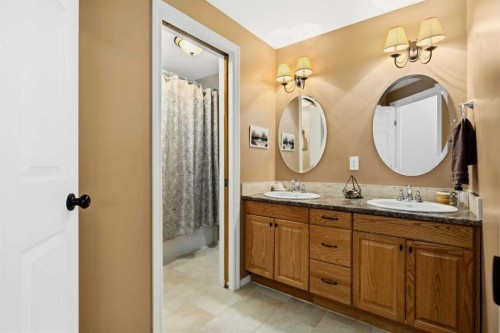 30 Arbour Ridge Circle Nw, Calgary, AB - Indoor Photo Showing Other Room