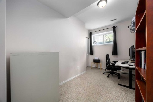 30 Arbour Ridge Circle Nw, Calgary, AB - Indoor Photo Showing Bedroom