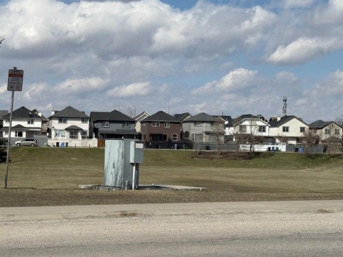 830 Martindale Boulevard Ne, Calgary, AB - Outdoor