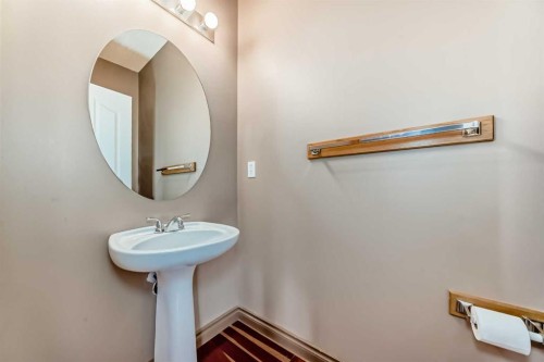 89 Hidden Ranch Hill Nw, Calgary, AB - Indoor Photo Showing Bathroom