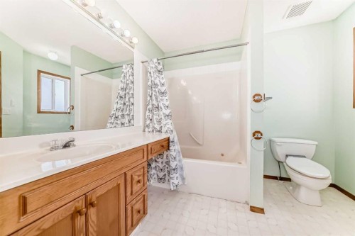 89 Hidden Ranch Hill Nw, Calgary, AB - Indoor Photo Showing Bathroom