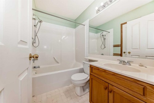 89 Hidden Ranch Hill Nw, Calgary, AB - Indoor Photo Showing Bathroom