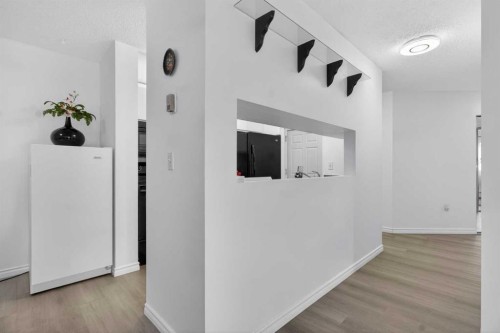 414-10 Dover Point Se, Calgary, AB - Indoor Photo Showing Other Room