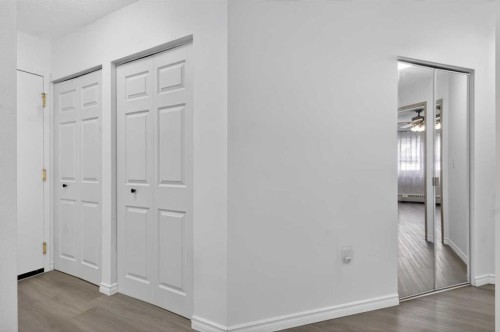 414-10 Dover Point Se, Calgary, AB - Indoor Photo Showing Other Room