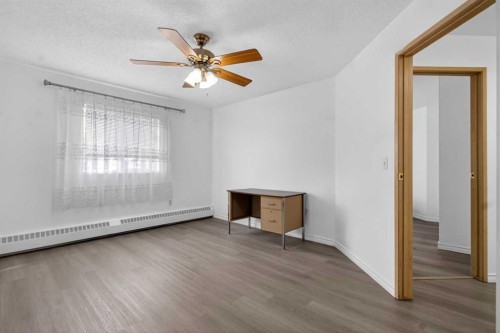 414-10 Dover Point Se, Calgary, AB - Indoor Photo Showing Other Room