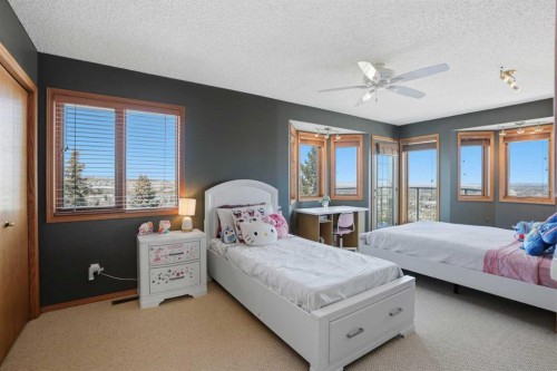 131 Edgebrook Circle Nw, Calgary, AB - Indoor Photo Showing Bedroom