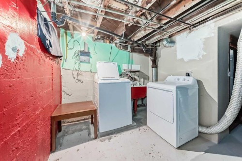 112 30 Avenue Ne, Calgary, AB - Indoor Photo Showing Laundry Room