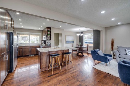5207 Grove Hill Road Sw, Calgary, AB - Indoor