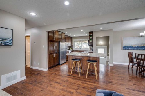 5207 Grove Hill Road Sw, Calgary, AB - Indoor