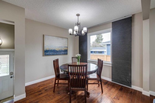 5207 Grove Hill Road Sw, Calgary, AB - Indoor Photo Showing Dining Room