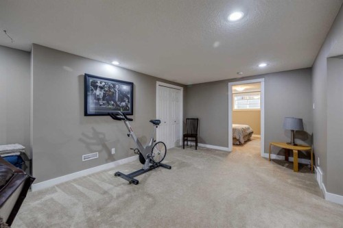 5207 Grove Hill Road Sw, Calgary, AB - Indoor