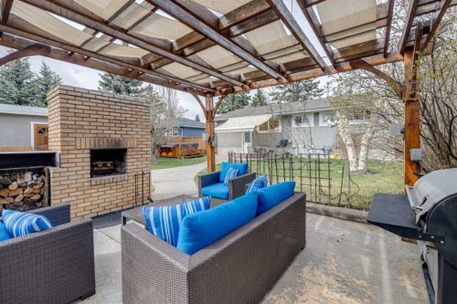 5207 Grove Hill Road Sw, Calgary, AB - Outdoor With Deck Patio Veranda With Exterior