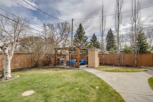 5207 Grove Hill Road Sw, Calgary, AB - Outdoor