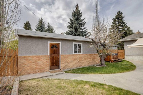 5207 Grove Hill Road Sw, Calgary, AB - Outdoor