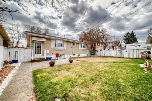 165 Marbrooke Circle Ne, Calgary, AB - Outdoor