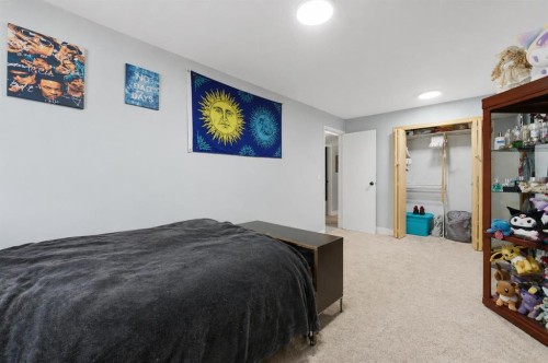 13 Green Meadow Crescent, Strathmore, AB - Indoor Photo Showing Bedroom