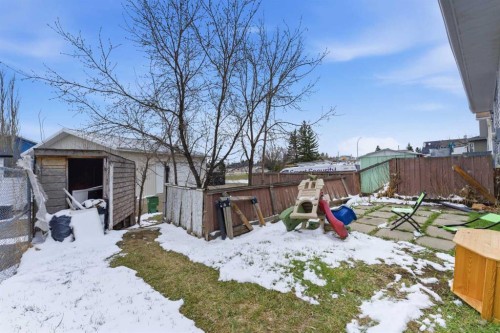 13 Green Meadow Crescent, Strathmore, AB - Outdoor