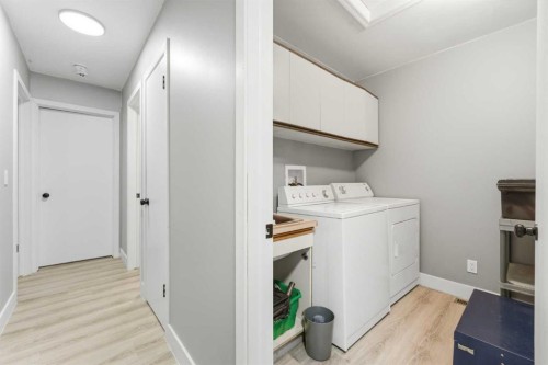 13 Green Meadow Crescent, Strathmore, AB - Indoor Photo Showing Laundry Room