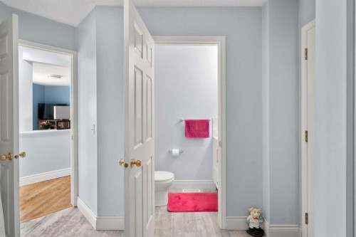 66 Crystalridge Crescent, Okotoks, AB - Indoor Photo Showing Bathroom