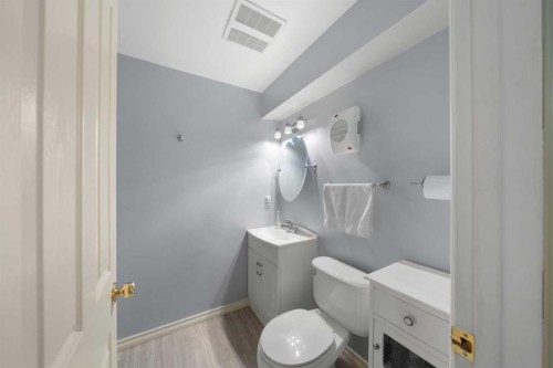 66 Crystalridge Crescent, Okotoks, AB - Indoor Photo Showing Bathroom