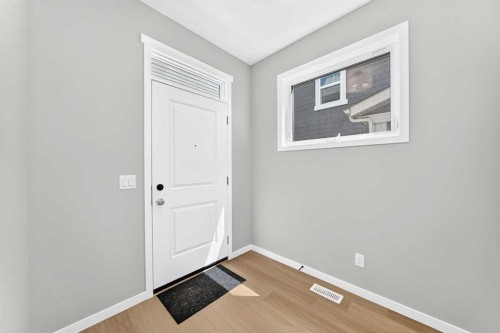 547 Mercado Avenue Se, Calgary, AB - Indoor Photo Showing Other Room