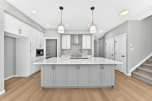 547 Mercado Avenue Se, Calgary, AB - Indoor Photo Showing Kitchen With Upgraded Kitchen