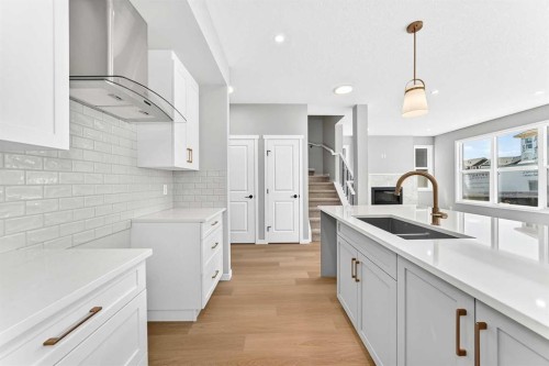 547 Mercado Avenue Se, Calgary, AB - Indoor Photo Showing Kitchen With Double Sink With Upgraded Kitchen