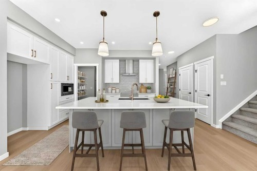 547 Mercado Avenue Se, Calgary, AB - Indoor Photo Showing Kitchen With Upgraded Kitchen