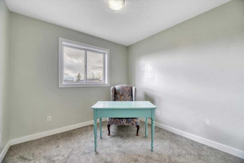 223 Coventry Road Ne, Calgary, AB - Indoor
