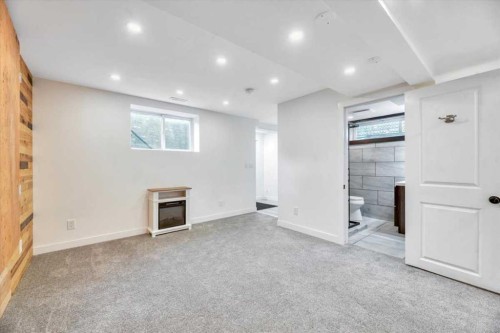 223 Coventry Road Ne, Calgary, AB - Indoor