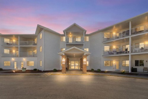 210-3 Parklane Way  Strathmore, AB T1P 1N6