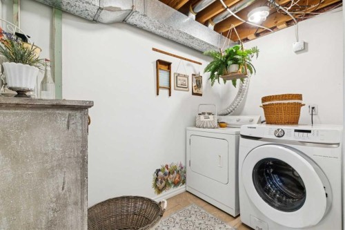 104 Cedarpark Drive Sw, Calgary, AB - Indoor Photo Showing Laundry Room