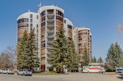 144-10 Coachway Road SW Calgary, AB T3H 1E5