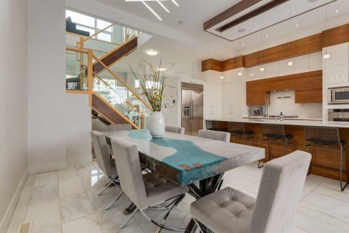 2210 Victoria Crescent Nw, Calgary, AB - Indoor Photo Showing Dining Room