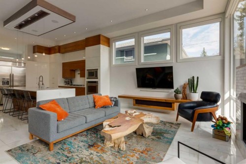2210 Victoria Crescent Nw, Calgary, AB - Indoor Photo Showing Living Room