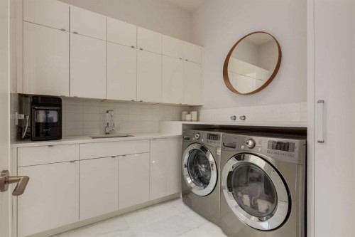 2210 Victoria Crescent Nw, Calgary, AB - Indoor Photo Showing Laundry Room