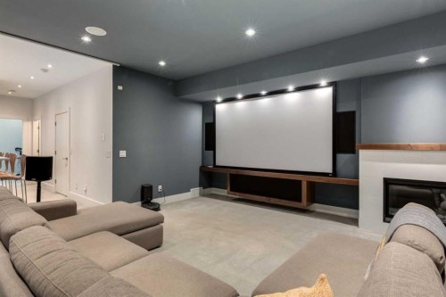 2210 Victoria Crescent Nw, Calgary, AB - Indoor