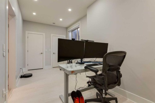 2210 Victoria Crescent Nw, Calgary, AB - Indoor Photo Showing Office