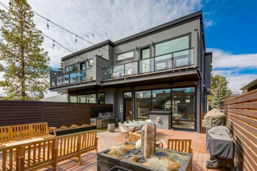 2210 Victoria Crescent Nw, Calgary, AB - Outdoor With Balcony With Exterior