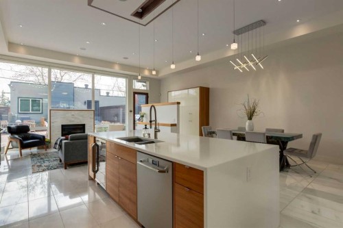 2210 Victoria Crescent Nw, Calgary, AB - Indoor Photo Showing Kitchen With Double Sink